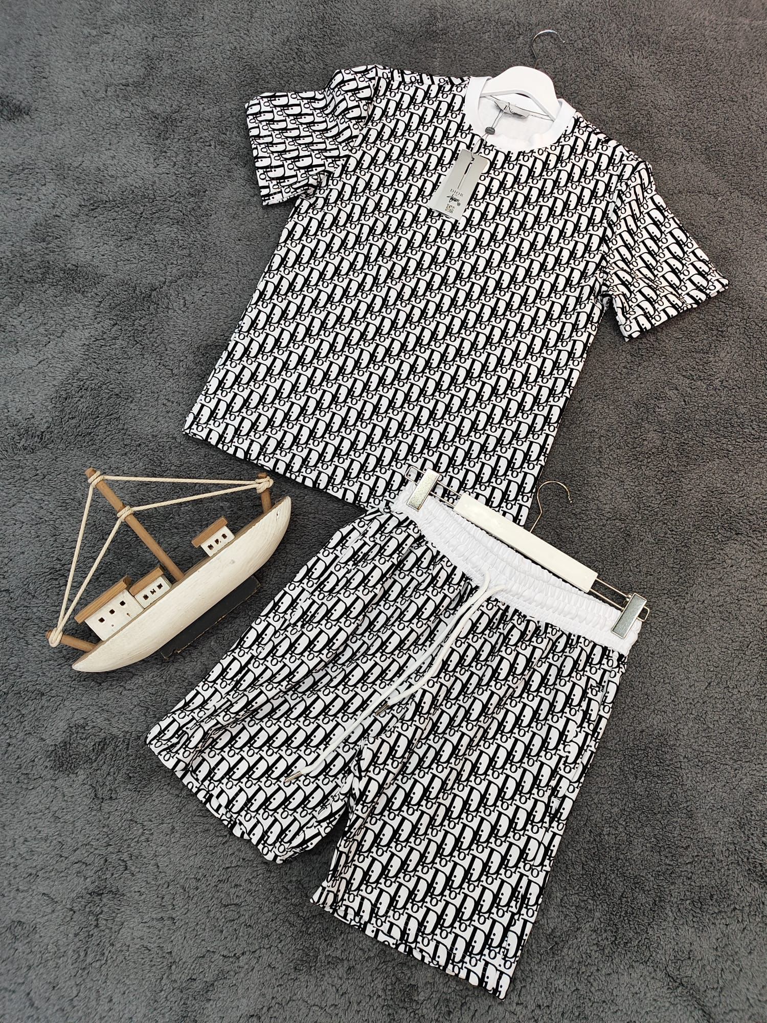 Set Tricou și Pantaloni Scurți Dior cu Monogramă All Over