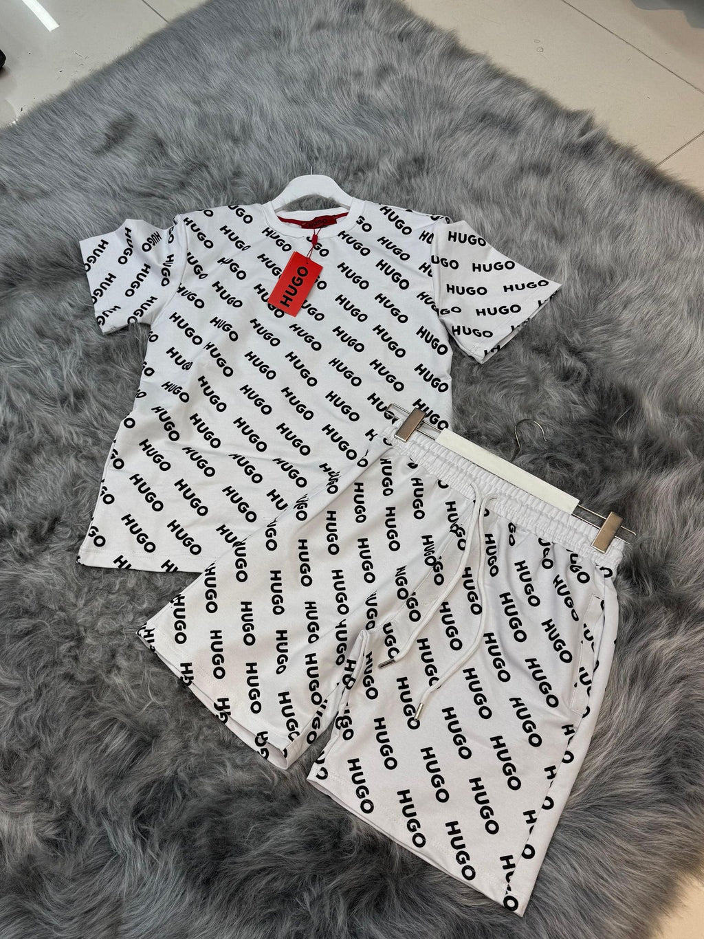 Set Hugo Tricou și Pantaloni Scurți cu Print Logo All Over