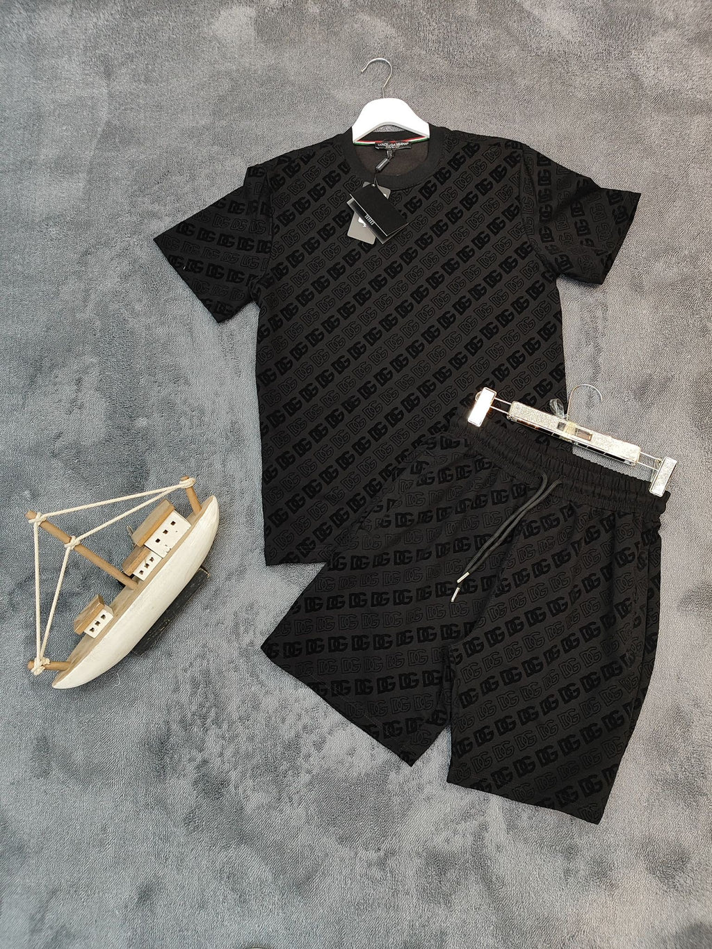 Set Tricou și Pantaloni Scurți DG  – Logo Monogram All-Over