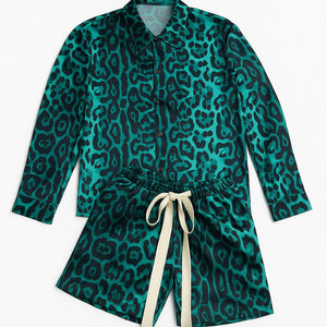 Compleu Satinat Leopard – Cămașă și Pantaloni Scurți